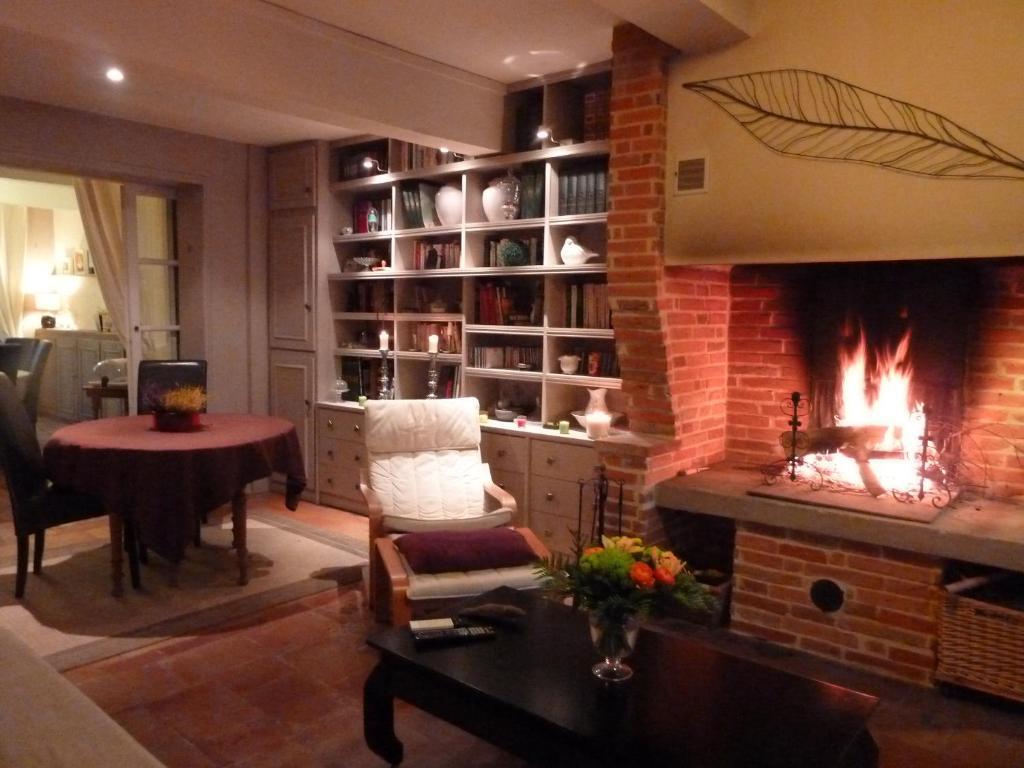 Chambre D'Hotes "Le Village" Villenouvelle 外观 照片