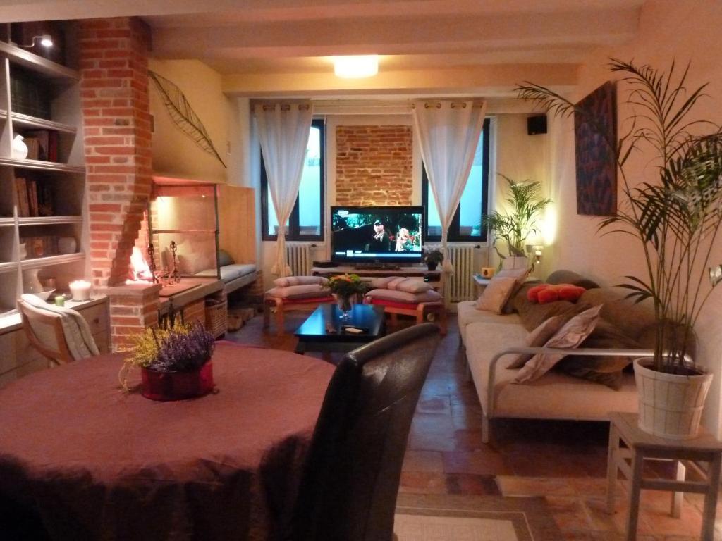 Chambre D'Hotes "Le Village" Villenouvelle 外观 照片