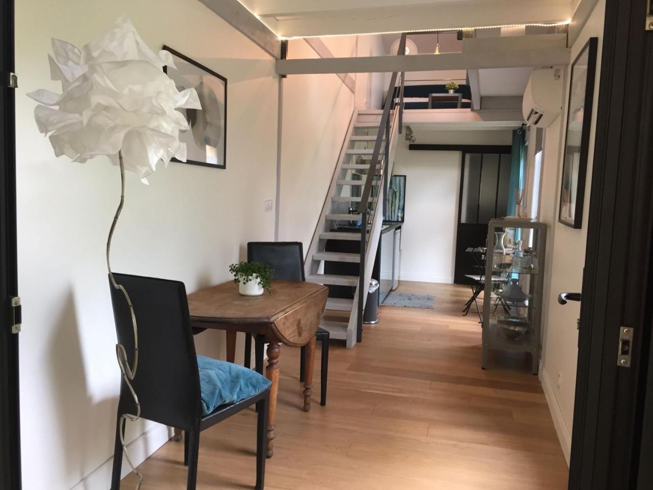 Chambre D'Hotes "Le Village" Villenouvelle 外观 照片